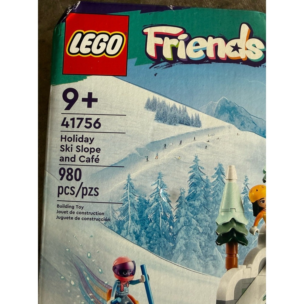 SEALED DMG BOX - Lego Friends 41756 Holiday Ski Slope and Cafe - 980 Pcs - Picture 3 of 4